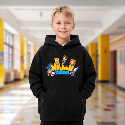 Czarna bluza oversize Wojan Team na modelu – widok z przodu